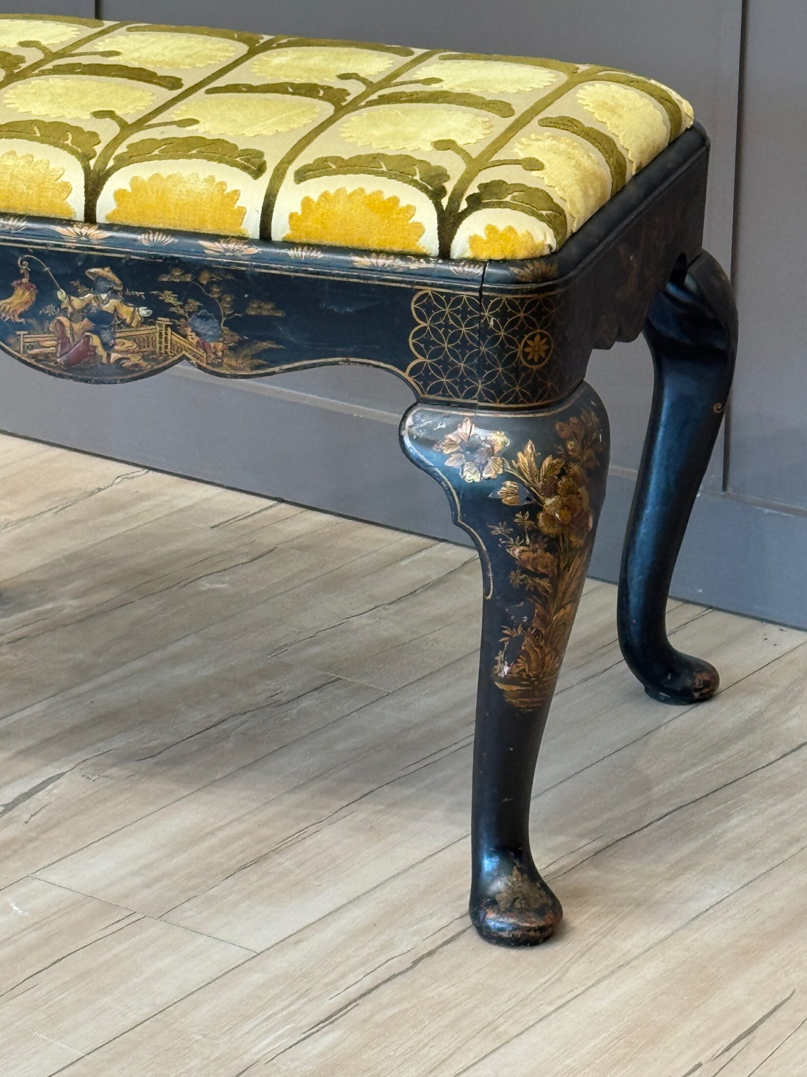 Early 19th Century English Chinoiserie Decorated Footstool with Queen Anne Legs - Image 4