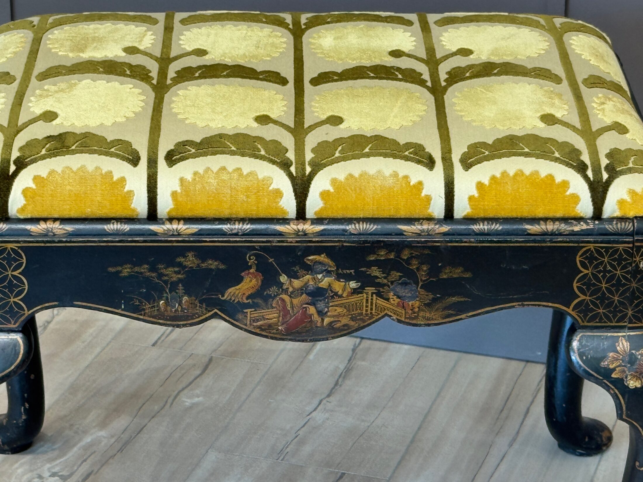 Early 19th Century English Chinoiserie Decorated Footstool with Queen Anne Legs - Image 5
