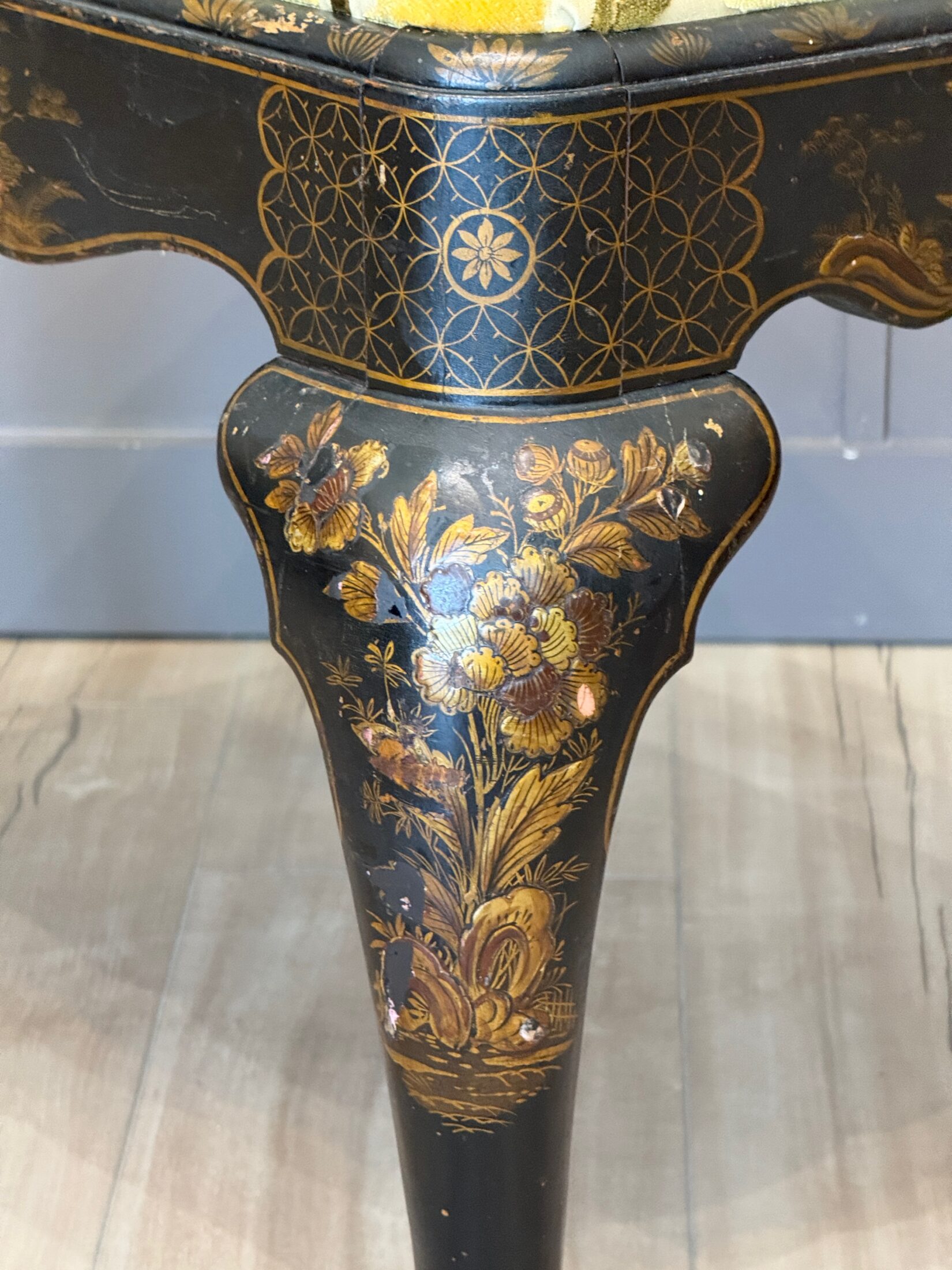 Early 19th Century English Chinoiserie Decorated Footstool with Queen Anne Legs - Image 8