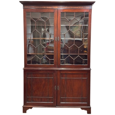 Early 19th Century English Mahogany Breakfront Bookcase